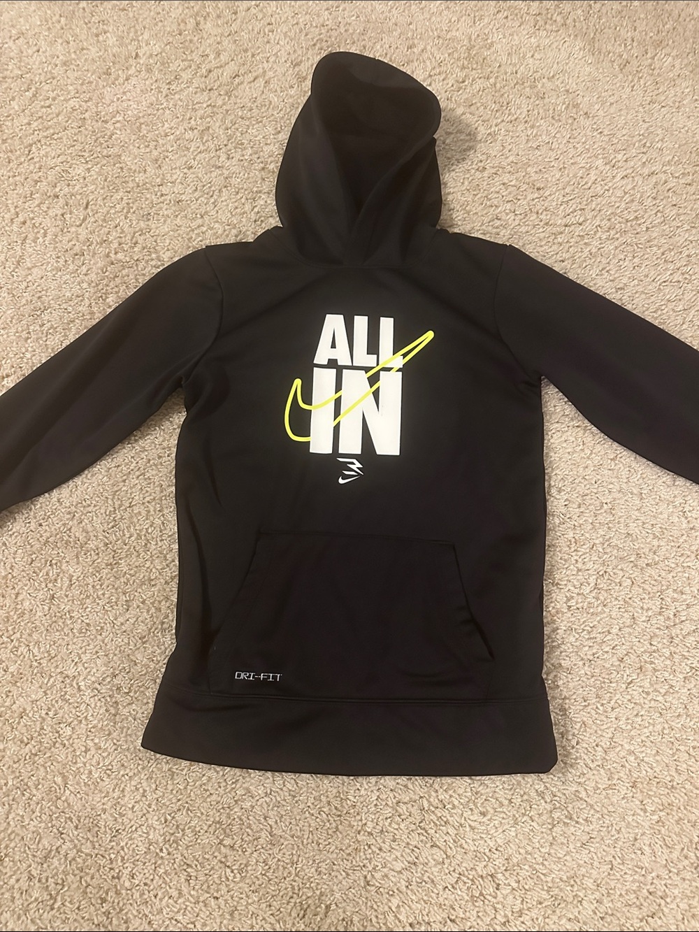 Nike boys dri fit sweatshirt size large